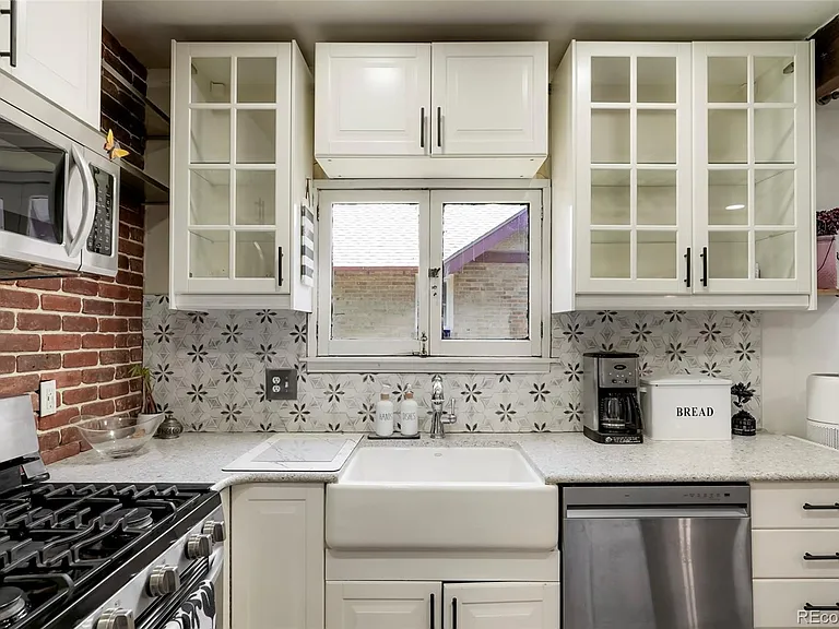 2810 Dahlia St — Photo 9