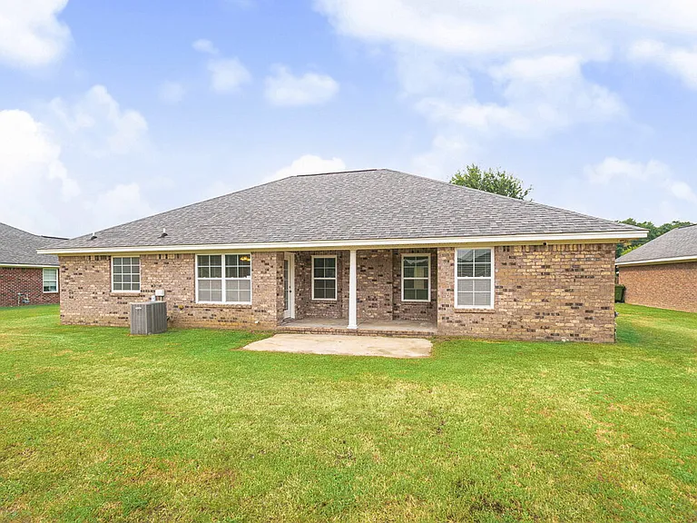 2740 Foxcroft Cir — Photo 5