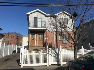 218 Beach 59 St, Far Rockaway, NY 11692