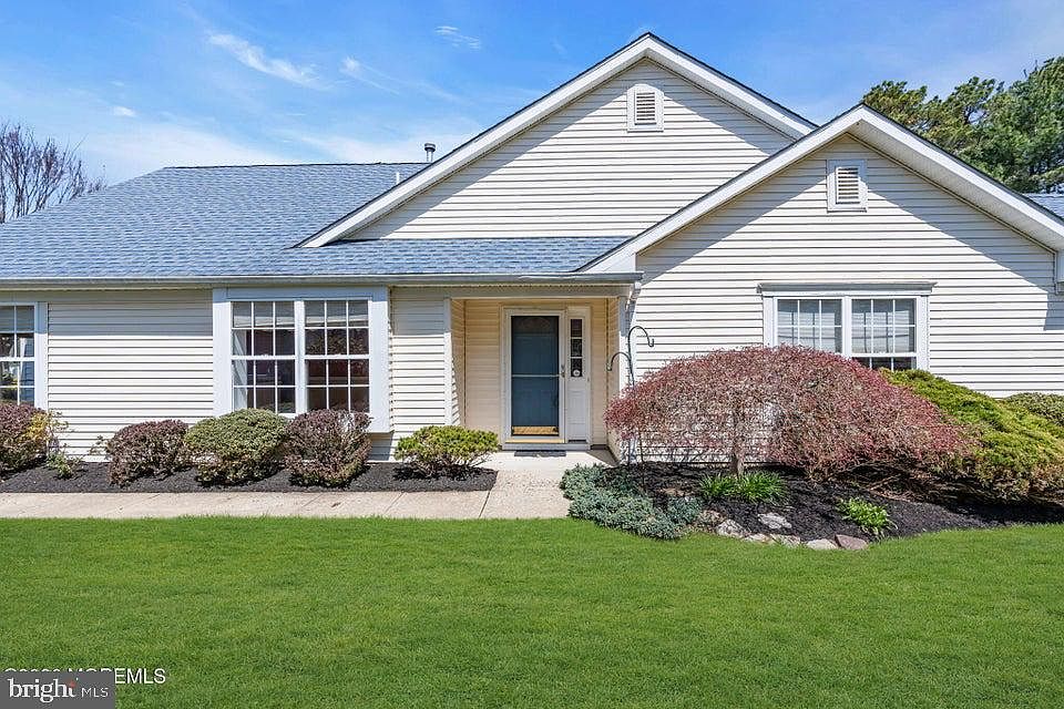 1st image of 2621 Meadow Lake Dr