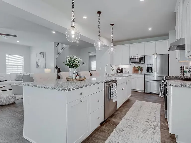 231 Thames Valley Dr — Photo 4