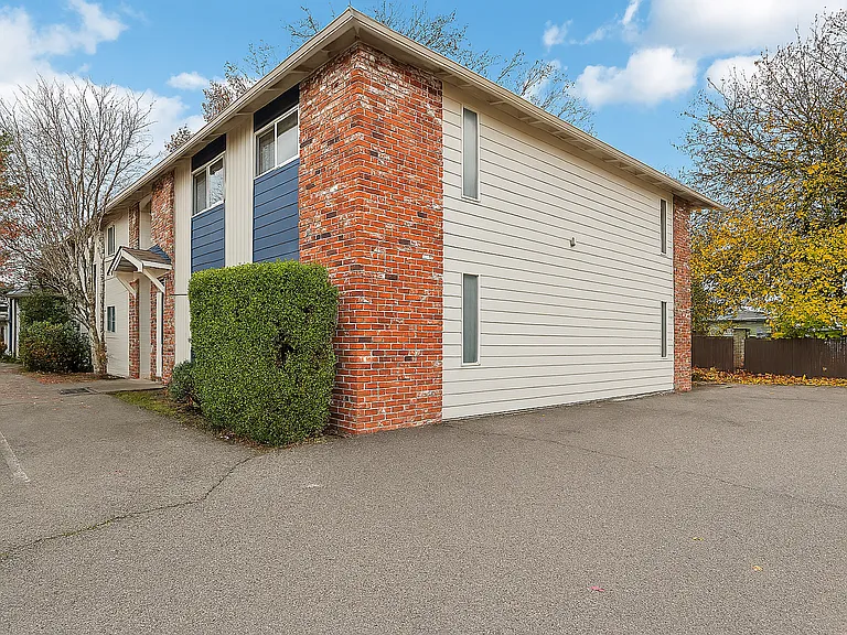 PARK PLACE APARTMENTS - YOUR HOME IS HERE! - UP TO 6 WEEKS FREE! — Photo 5