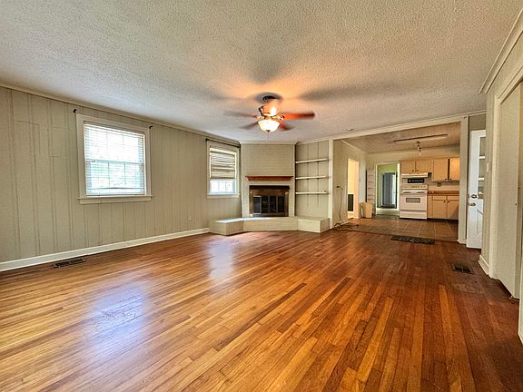 2nd image of 1147 N Collierville Arlington Rd