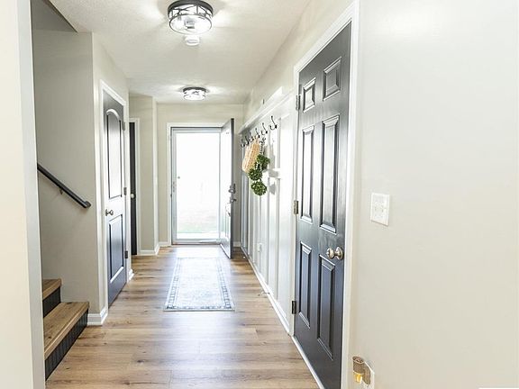 3rd image of 248 Blossom Ln