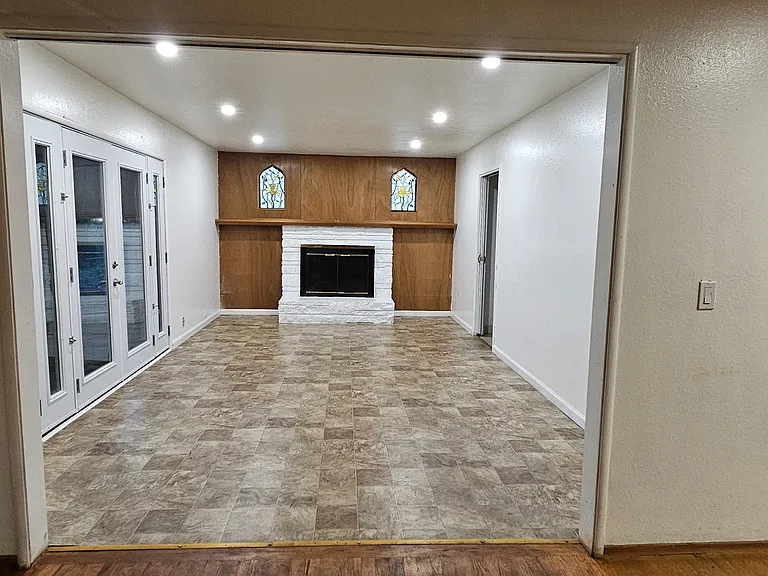 7722 Woodside Dr — Photo 10