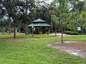 913 SW 15th Ter, Fort Lauderdale, FL