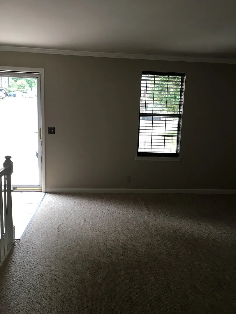 Townhouse Close to all! — Photo 3