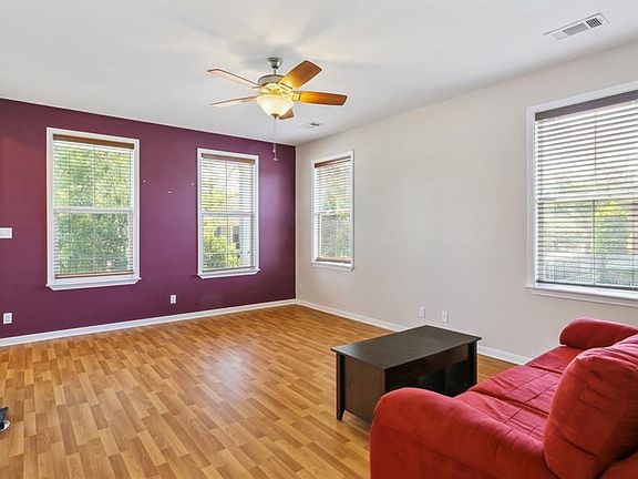 5th image of 5386 Charlotte Dr