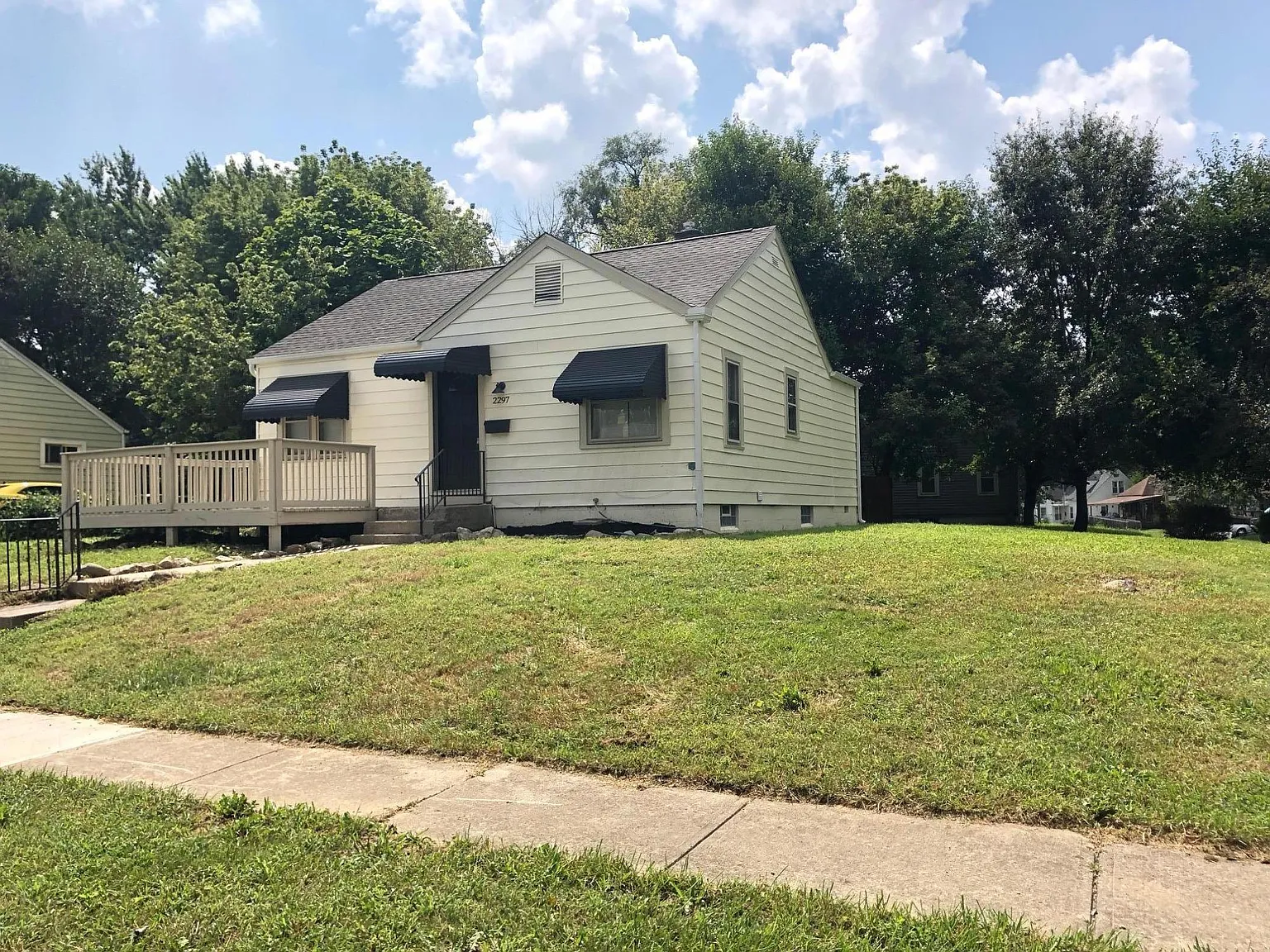 2297 Argyle Dr photo 1