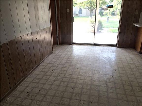 4th image of 637 Highland Ave