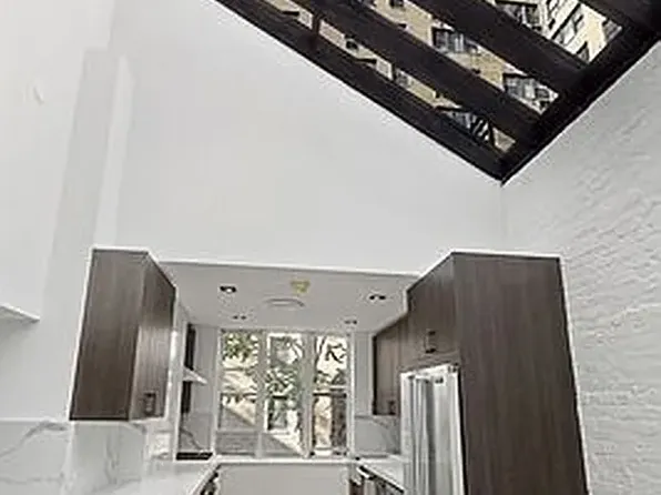 141 East 17th Street image 1 of 11