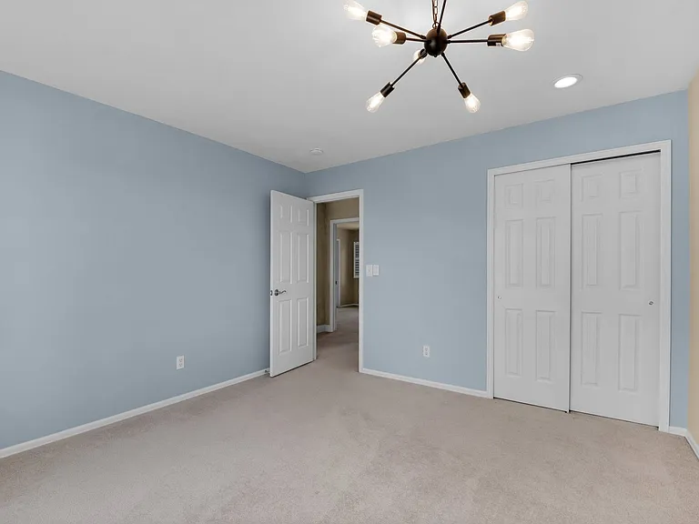 2420 Regal View Ct — Photo 36