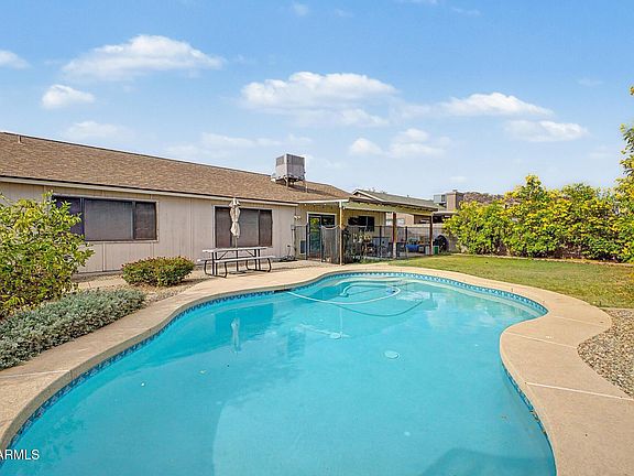 4th image of 3073 W COUNTRY CLUB Terrace