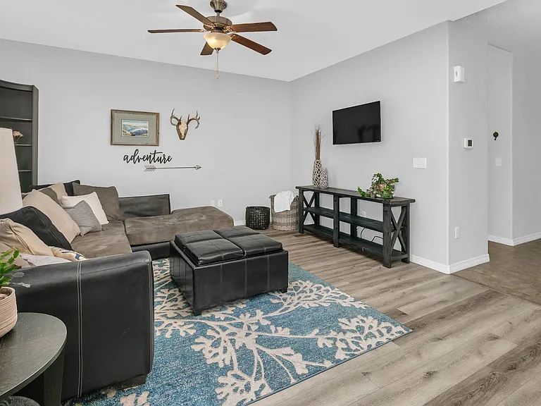 472 Tahoe Dr — Photo 5