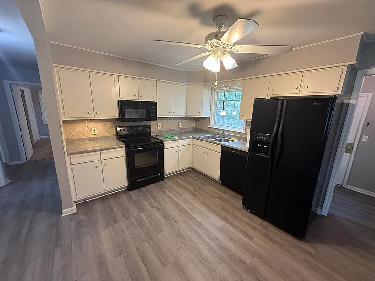 2266 Alexandria Dr — Photo 5