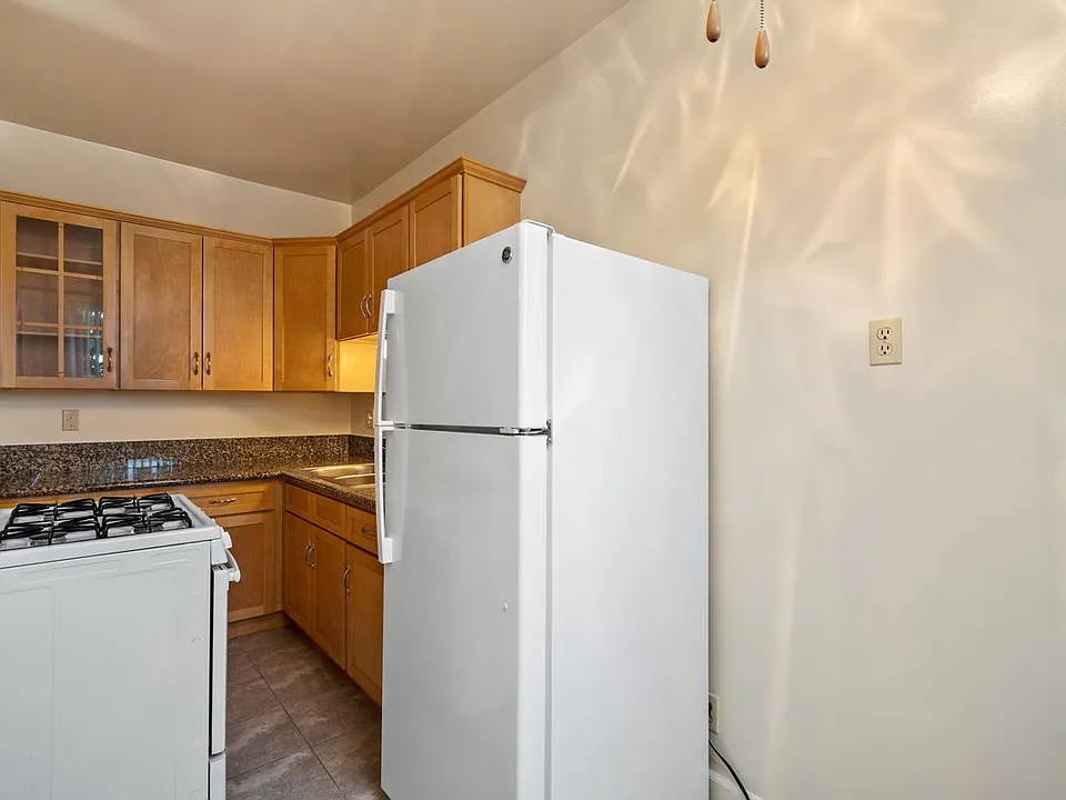 4121 Halldale Ave #101