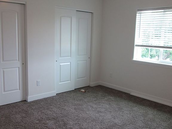 4th image of 604 S 82nd Ave #1