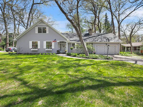 6651 Columbus Dr, Middleton, WI 53562