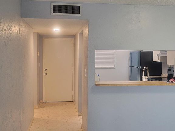 4th image of 7125 Bay Dr APT 302