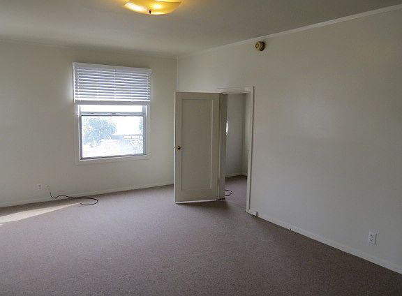3rd image of 988 Naples St #1