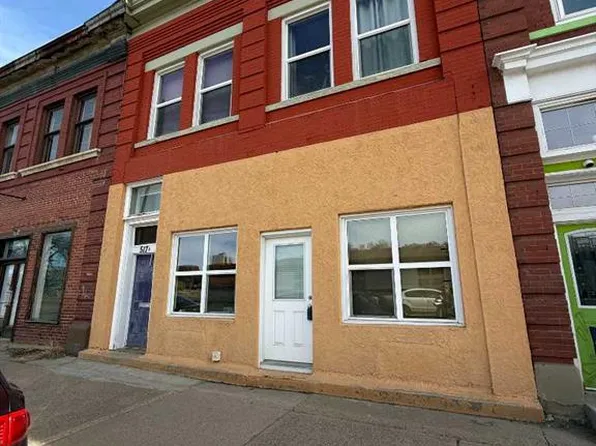 517A W North Railway St SE, Medicine Hat, AB T1A 2Z5