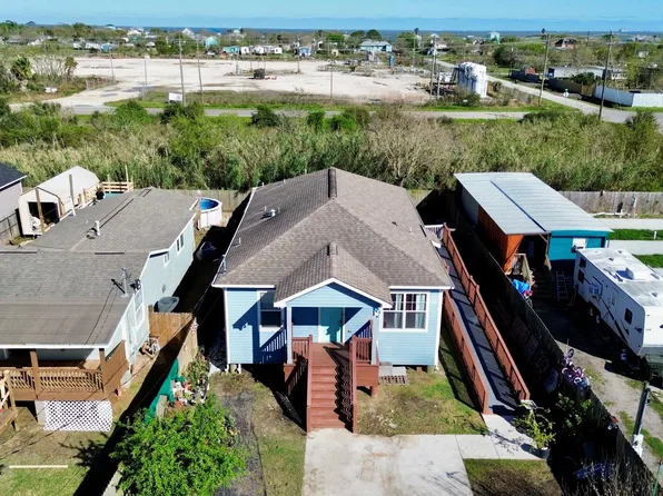 771 10th St, San Leon, TX 77539