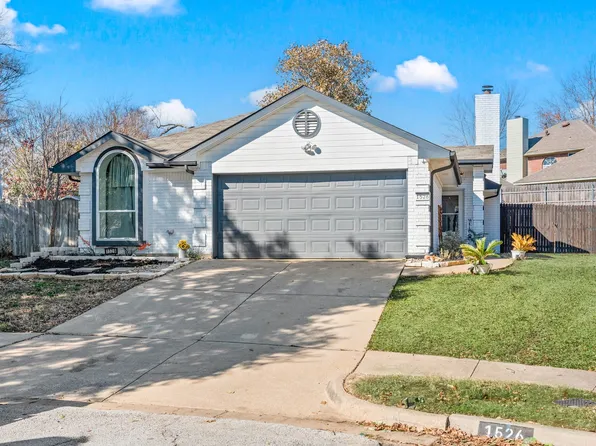 1526 Brookwood Dr, Grapevine, TX 76051