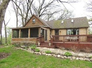 431 Woodbine Ln, Fox River Grove, IL 60021