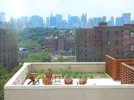 Sold by Corcoran | media 21