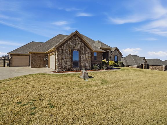 3rd image of 162 Ellis Spring Dr