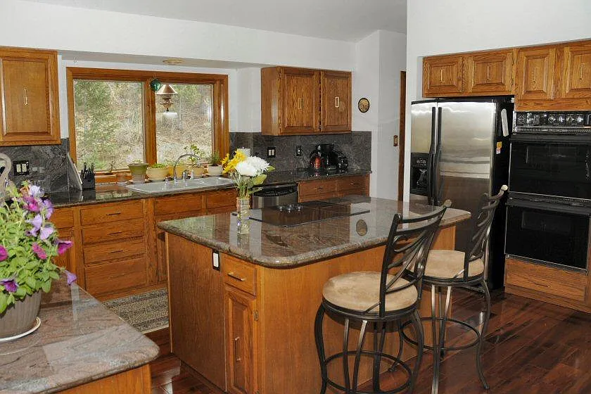4 bed, 2.5 bath, 3639 sqft, $3,900 — Photo 1
