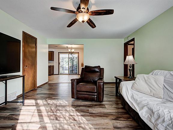3rd image of 3409 Chetwood Dr