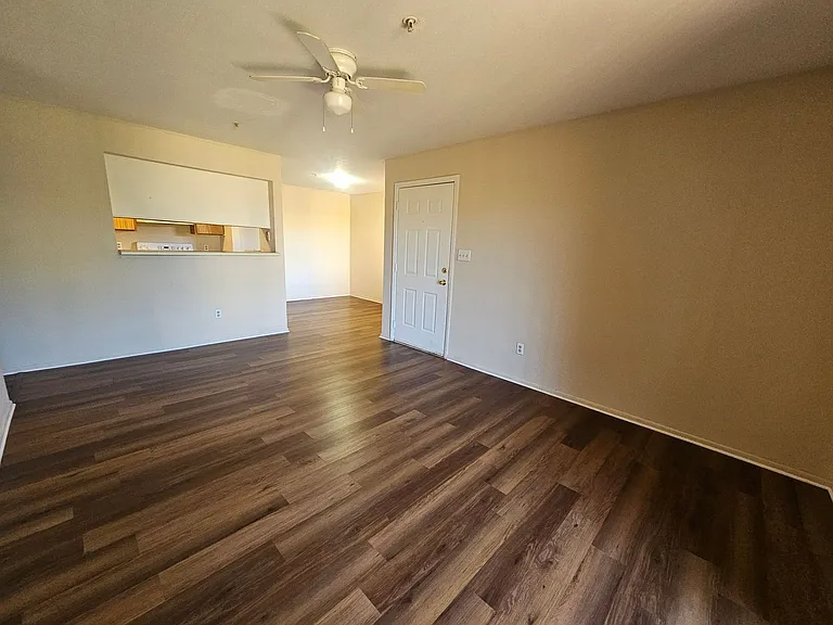 2875 Winkler Ave #518 — Photo 5