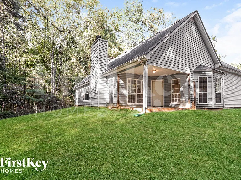 290 Saratoga Ct — Photo 17