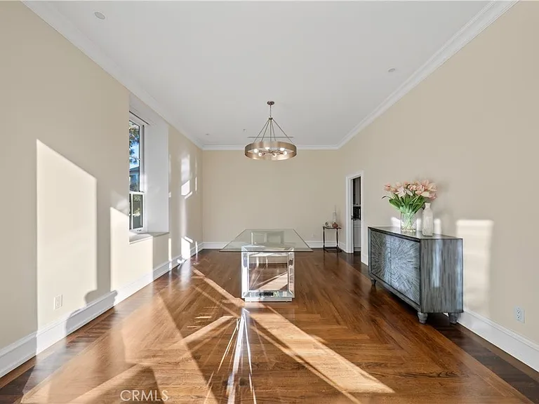 1049 Oak Grove Pl — Photo 26