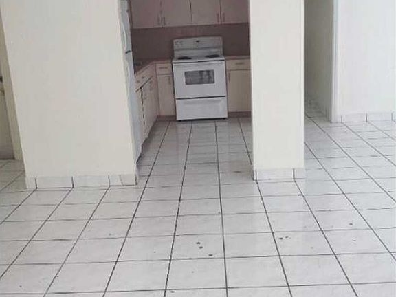3rd image of 1949 NE 181st St