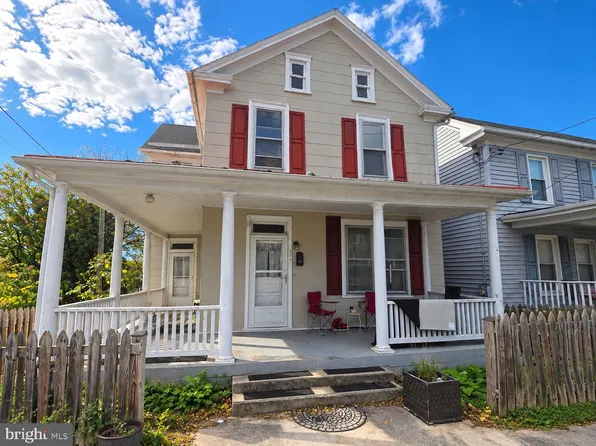 504 N High St, Martinsburg, WV 25404