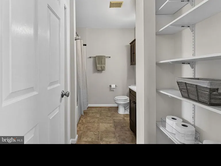 9320 Garst Dr — Photo 27