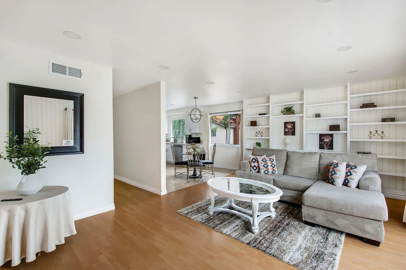 1 bed, 720 sqft, $4,000 — Photo 1