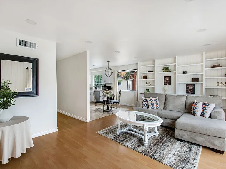 405 Nobel Ave #D — Photo 1