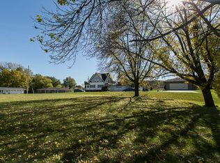 104 S 8th St #B, Bellevue, IA 52031