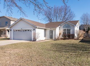48 McCannon St, Sugar Grove, IL 60554