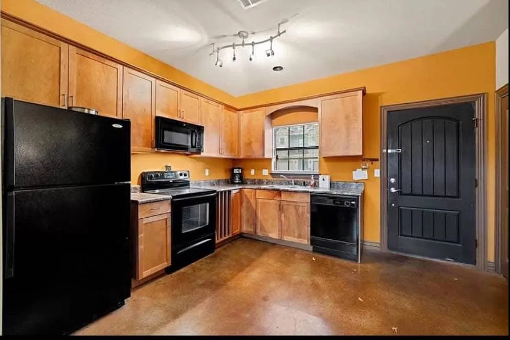 3 bed, 1695 sqft, $725 — Photo 4