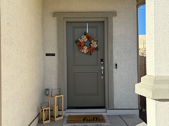Front door/porch