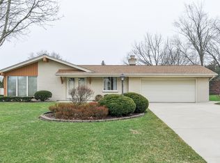 3605 S Brentwood Rd, New Berlin, WI 53151