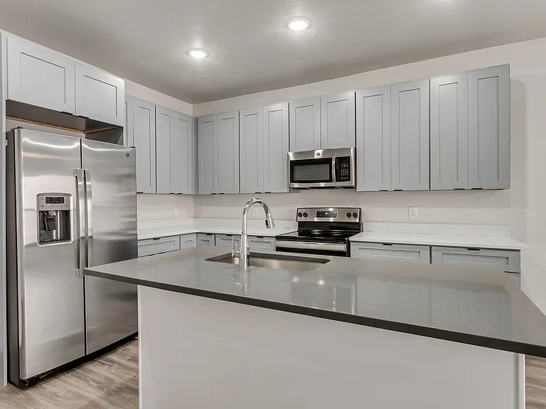 606 W North Temple St #203 — Photo 2