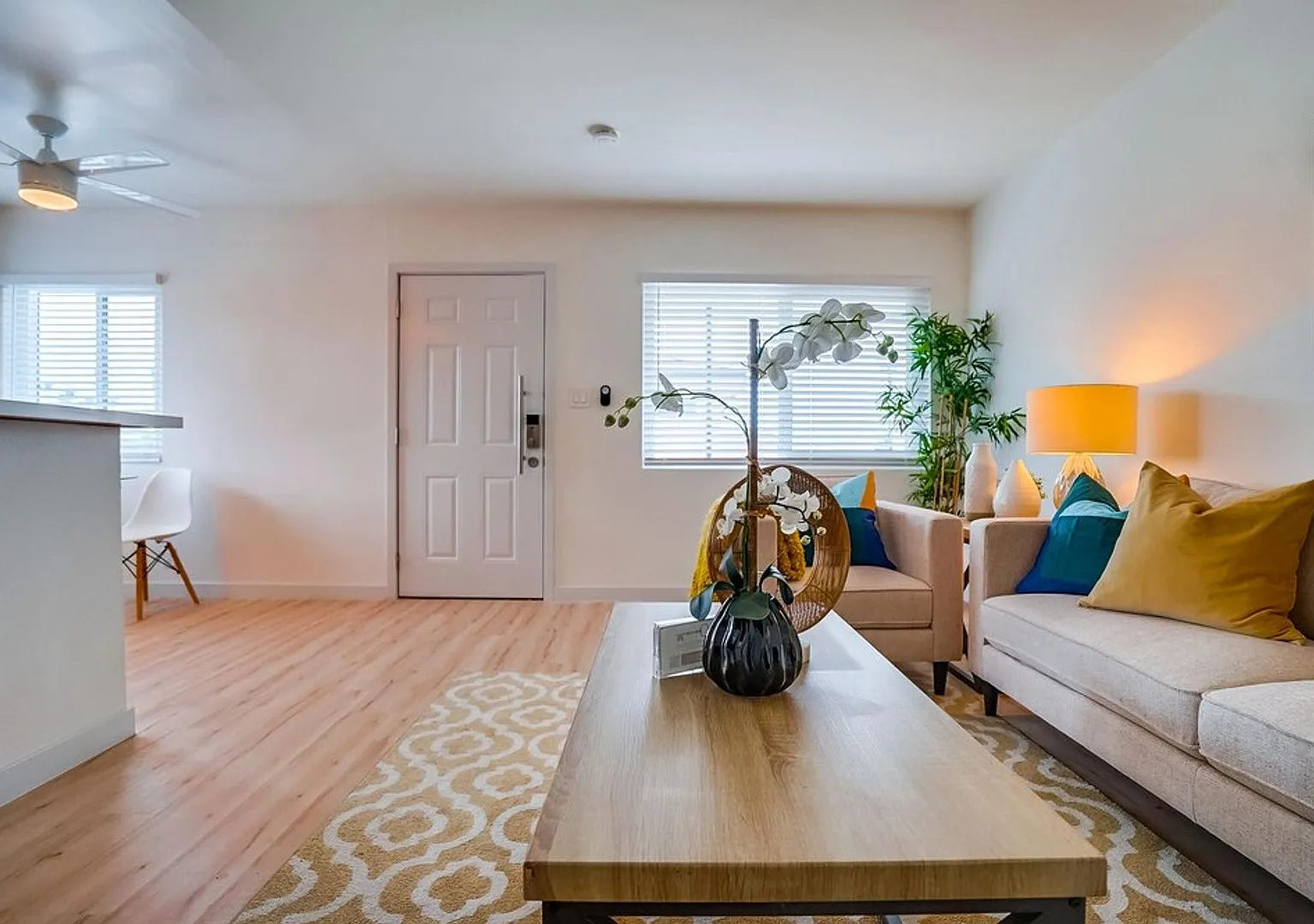 359 East Esther Street — Photo 4