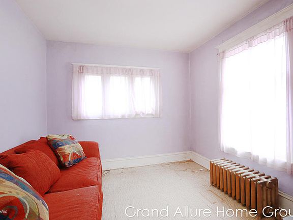 5th image of 1024 Crosby St NW