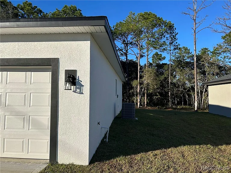 2097 W Hampshire Blvd — Photo 3