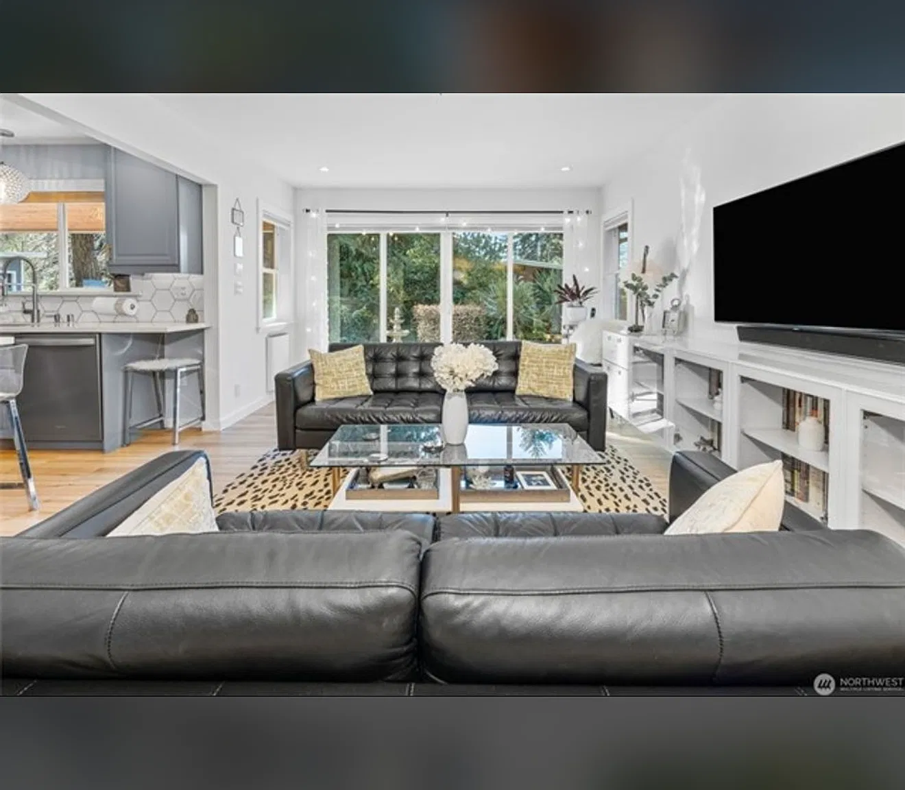 1 bed, 900 sqft, $3,200 — Photo 4